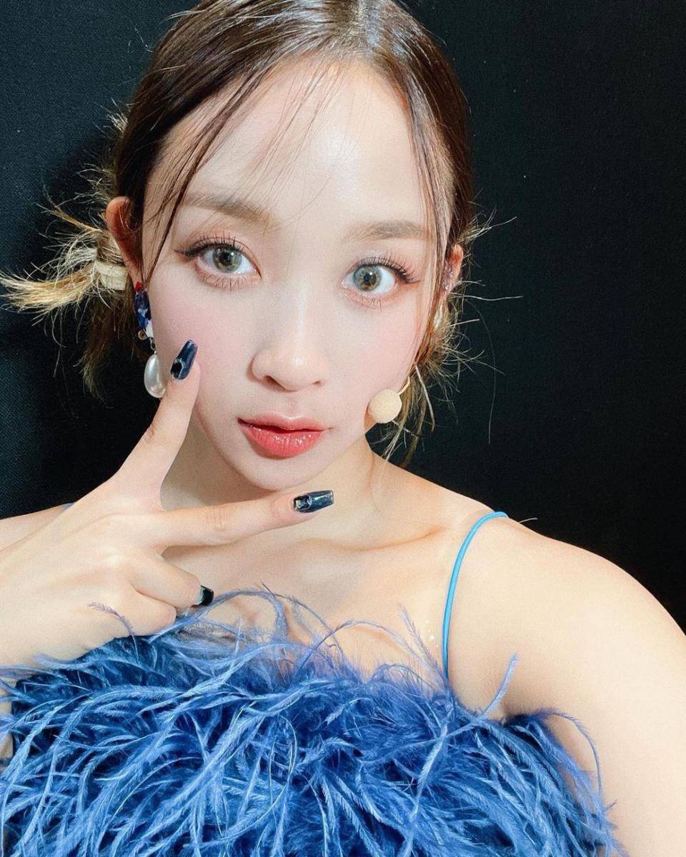 Hairstyle Dita Karang (instagram.com/secretnumber.official)