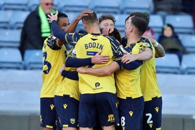 Oxford "Yellows" United (Instagram.com/oufcofficial)