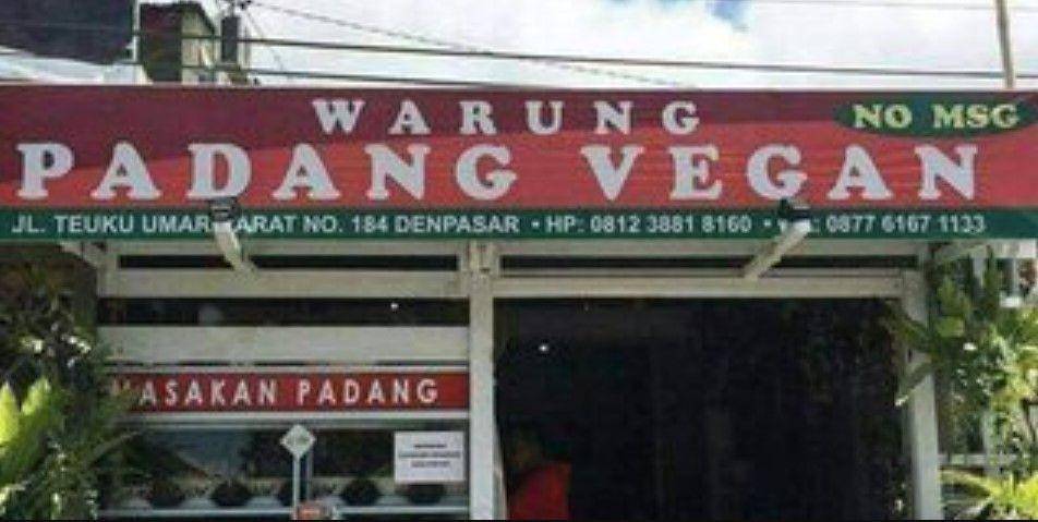 nama warung nasi Padang (facebook.com/kementrianhumorindonesia)