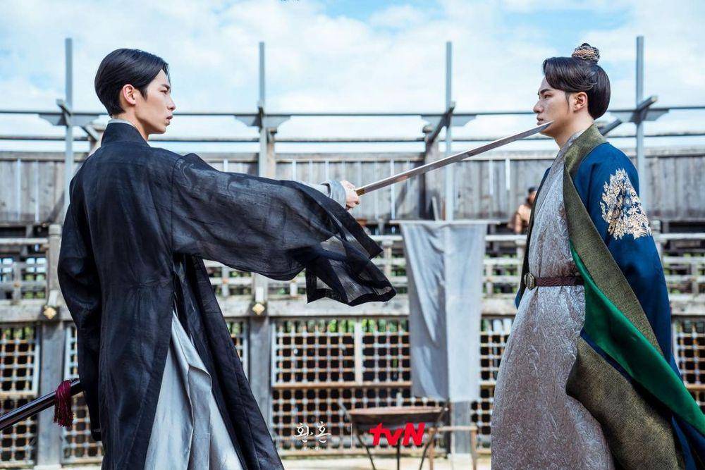 Lee Jaeo Wook dan Shin Seung Ho di Alchemy of Souls (instagram.com/tvn_drama)