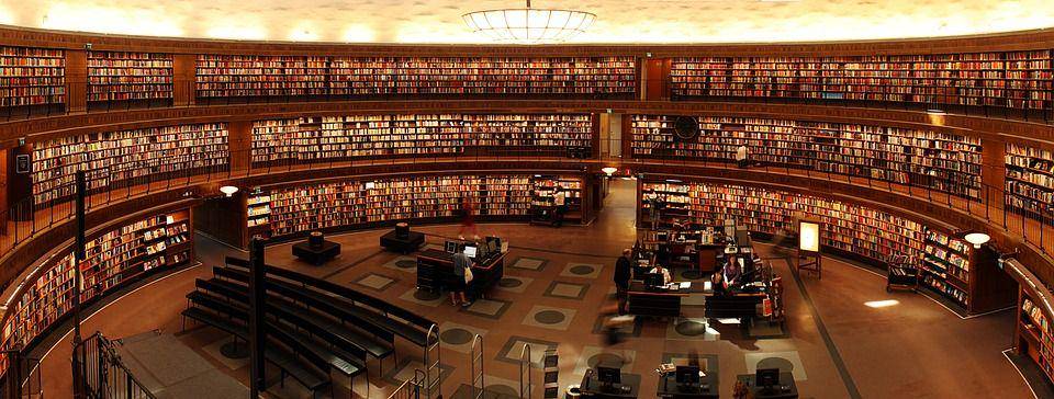 ilustrasi buku di perpustakaan (pixabay.com/pexels)