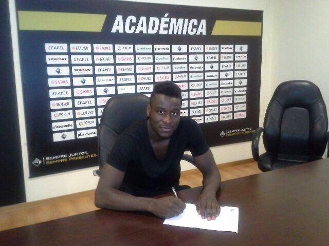potret M'Bala Nzola (twitter.com/nicolas_vilas)