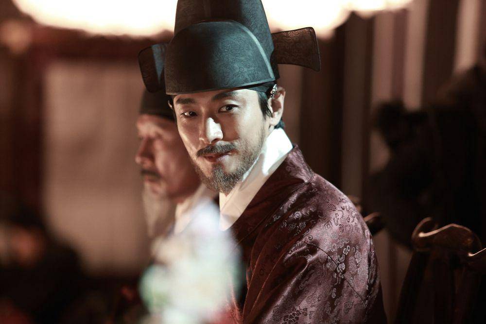 Ju Ji Hoon di film The Treacherous (dok. Soo Film/The Treacherous)