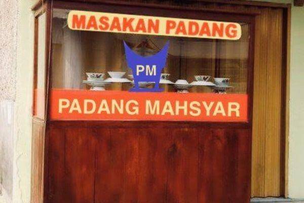 nama warung nasi Padang (twitter.com/nocontextwarung)