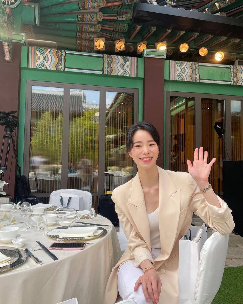 ide outfit Lim Ji Yeon (instagram.com/limjjy2)