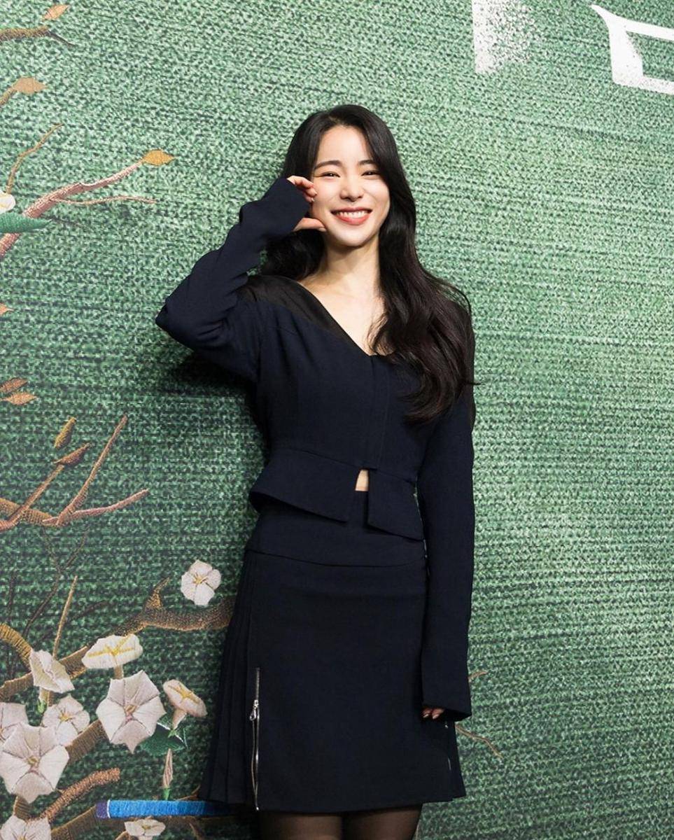 ide outfit Lim Ji Yeon (instagram.com/limjjy2)