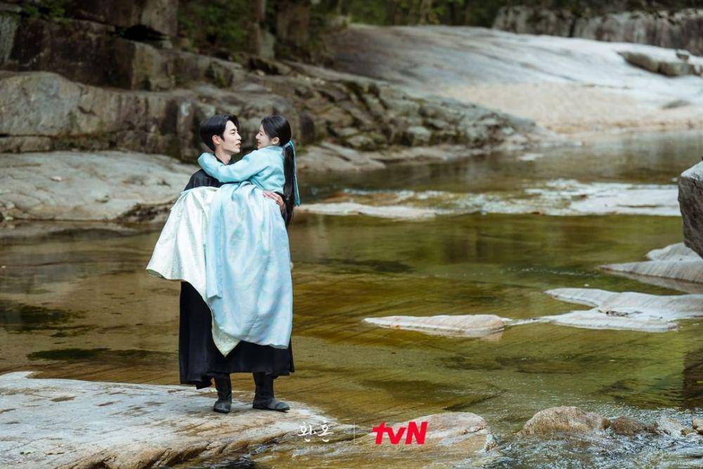 Lee Jae Wook dan Go Yoon Jung di Alchemy of Souls (instagram.com/tvn_drama)