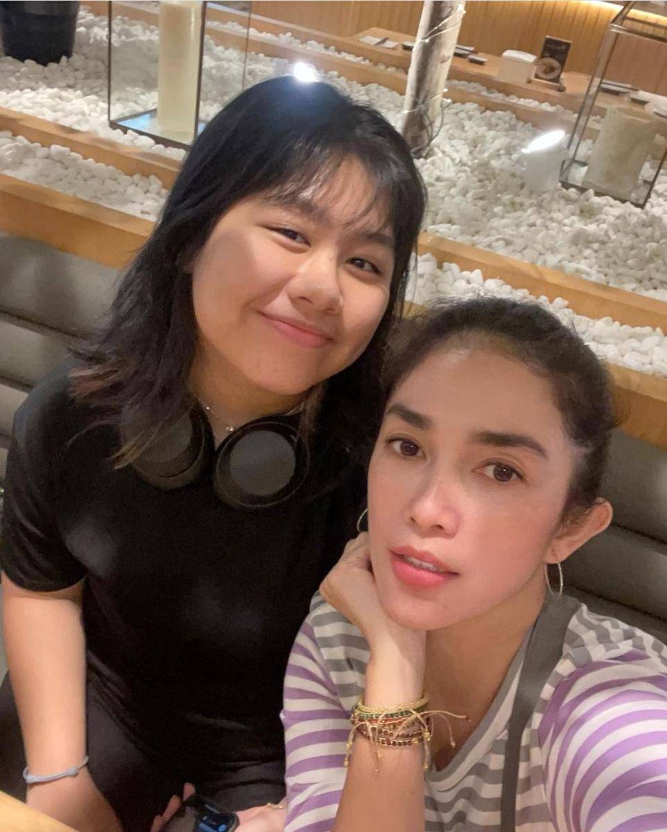 potret manis Amel bareng keluarga (instagram.com/ussypratama)