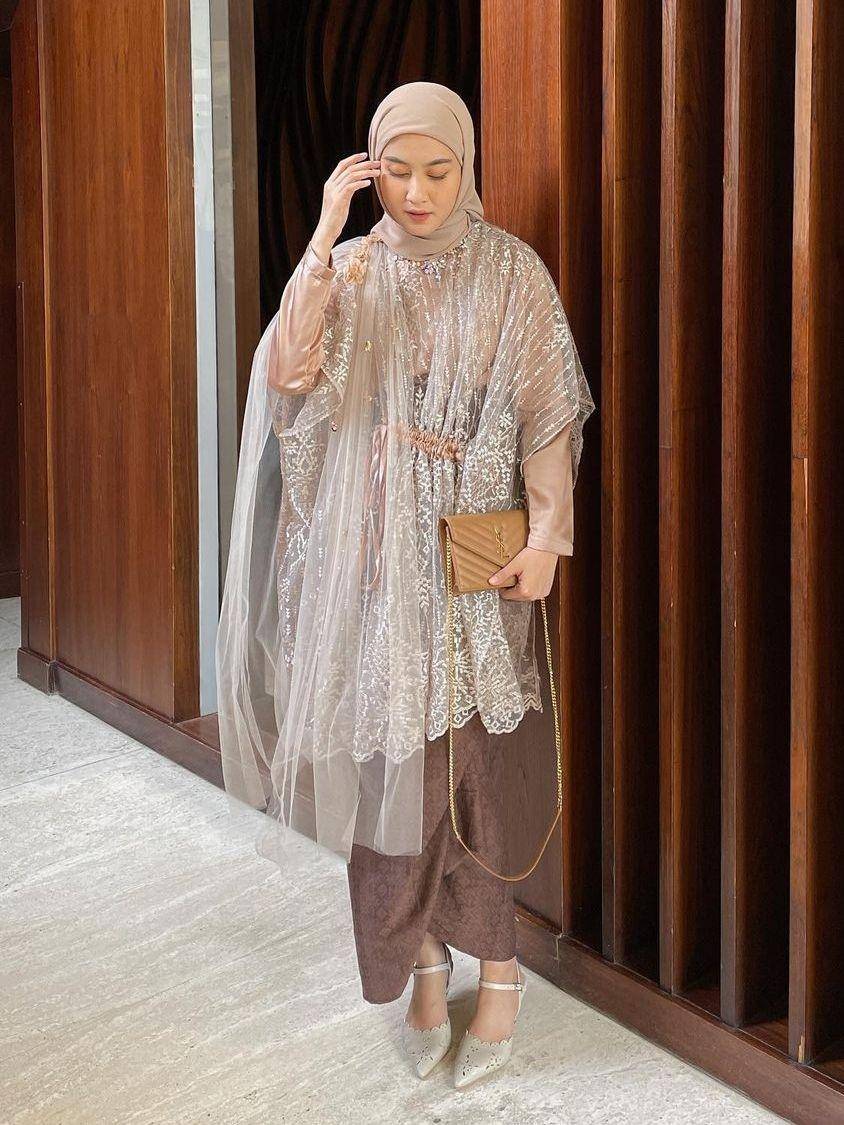 OOTD kondangan hijab (instagram.com/inasrana)