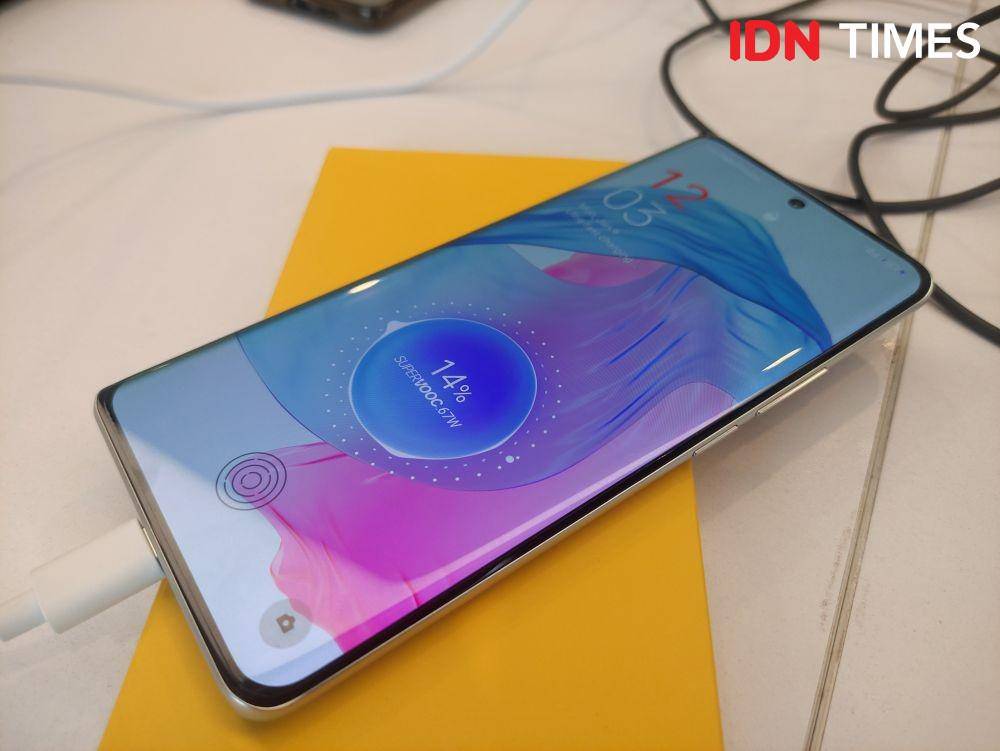 teknologi fast-charging realme 10 Pro+ 5G (IDN Times/Alfonsus Adi Putra)