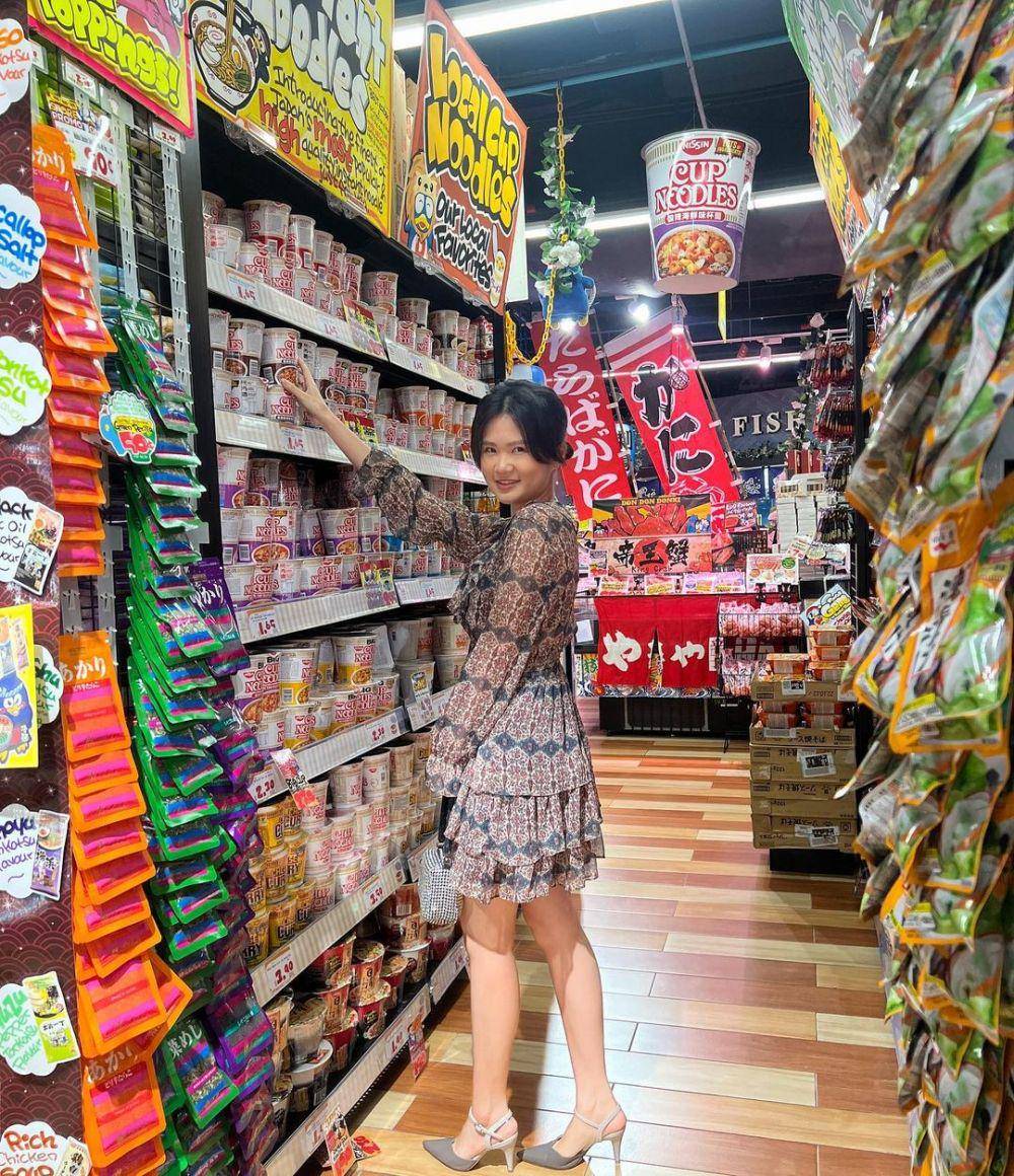 Felicia Tissue (instagram.com/feliciatissue/)