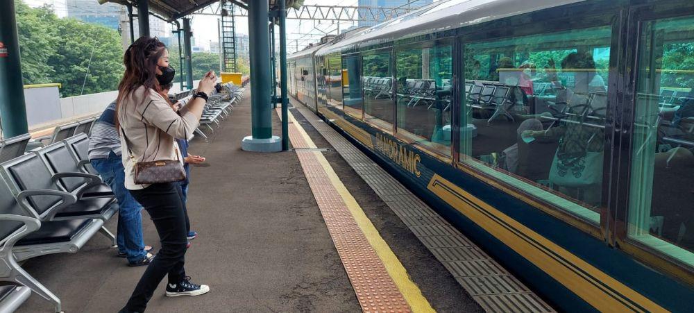 Belum Lama Beroperasi, Kereta Panoramic Disetop Sementara