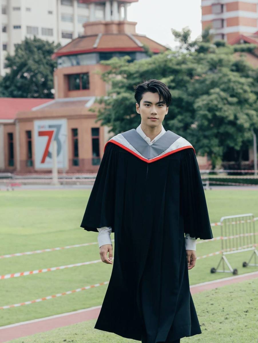 Ohm Pawat (instagram.com/ohmpawatt)