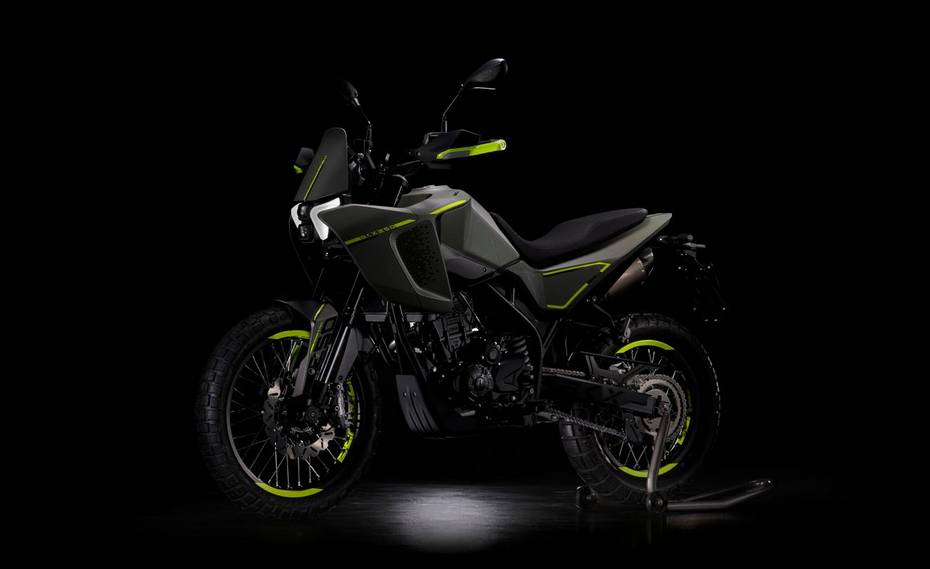 Benelli BKX 250 (Carandbike.com)