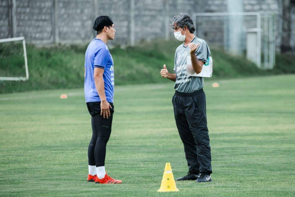 Gerri Mandagi dan Stefano Cugurra. (baliutd.com)