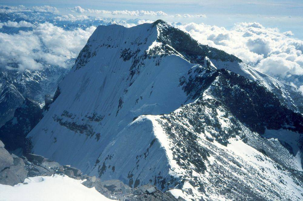 potret puncak sisi selatan Gunung Aconcagua (commons.wikimedia.org/Albert Backer)