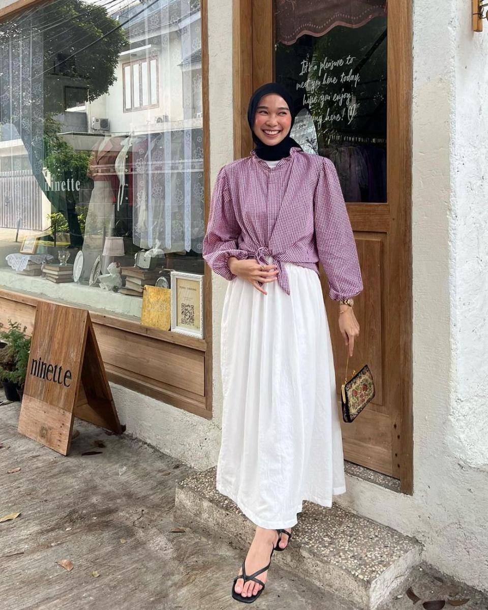 OOTD hijab untuk kuliah ala Astri Ratnasari (instagram.com/nasariastri)