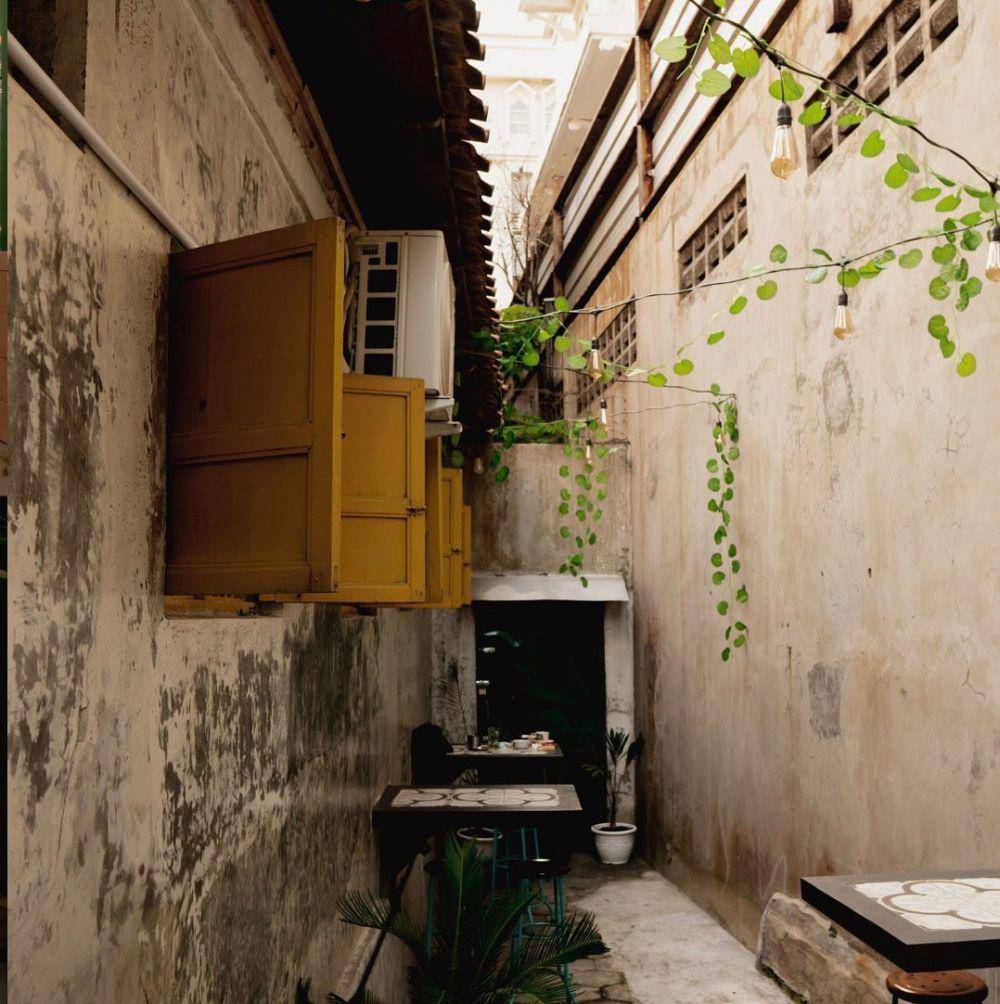 bagian outdoor Kedai Chá Wǎn (instagram.com/kedai,chawan)