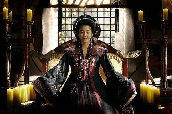 Go Hyun Jung di The Great Queen Seondeok (dok. MBC/The Great Queen Seondeok)