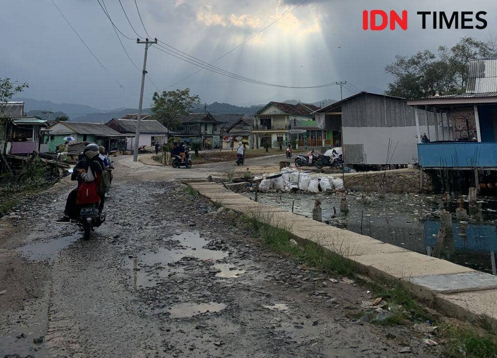 Jalan di Bandar Lampung. (IDN Times/Rohmah Mustaurida)