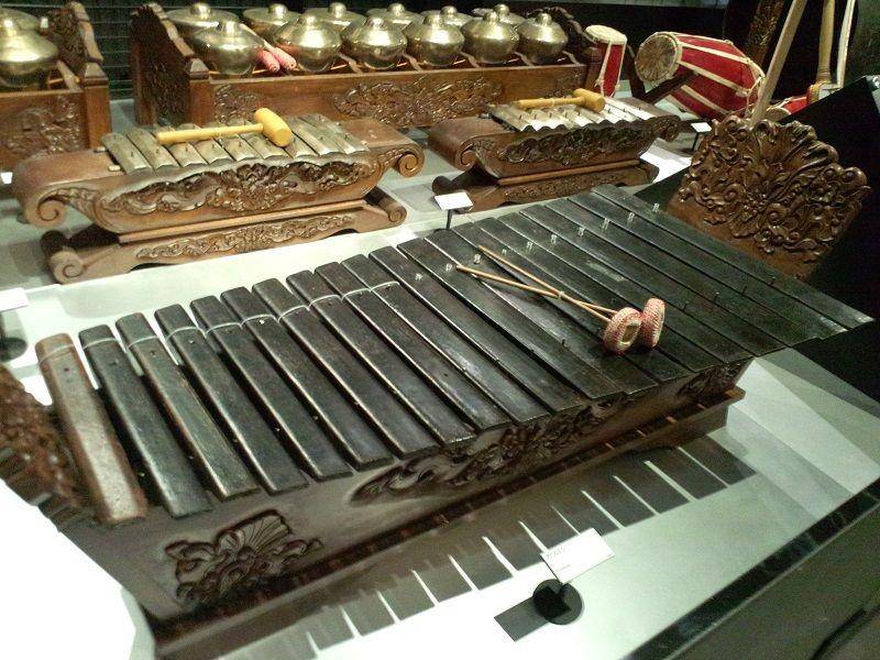 ilustrasi alat musik gambang (common.wikimedia/Yanajin33)