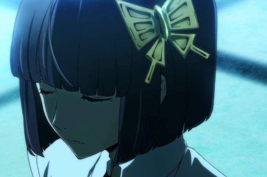 Akiko Yosano dengan jepitan kupu-kupu emasnya. (dok.Bones/Bungou Stray Dogs)