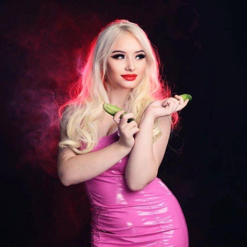potret Bule Barbie (instagram.com/bulebarbie_official)