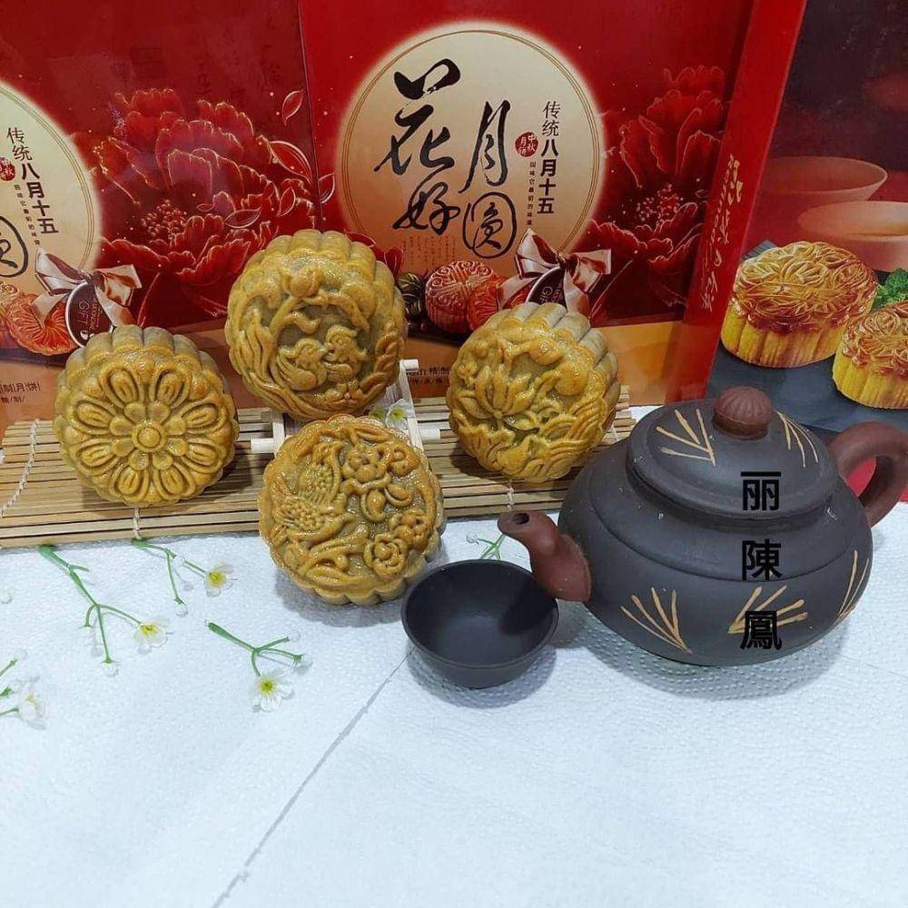 Kue bulan (instagram.com/mooncakehalal)