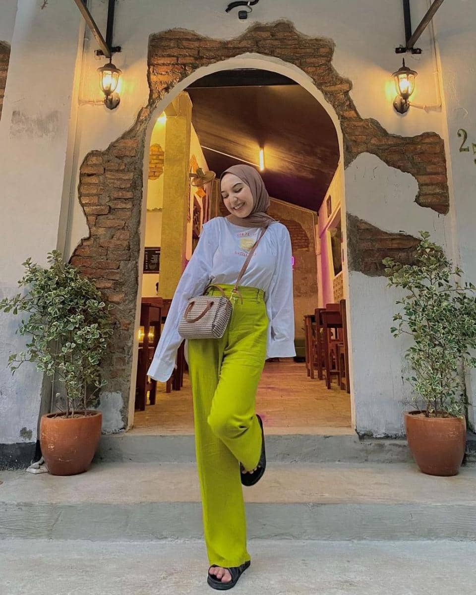 potret outfit ala Erisa Fadhilla (instagram.com/erisafaddd)