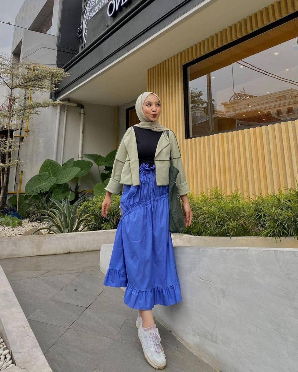 potret outfit ala Erisa Fadhilla (instagram.com/erisafaddd)