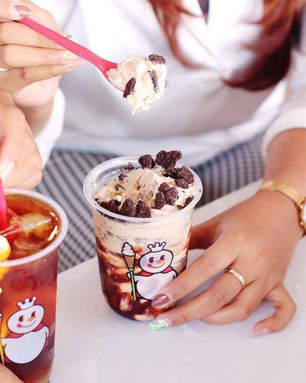 Coffe Cookies Sundae (instagram.com/mixuebojongsereh)