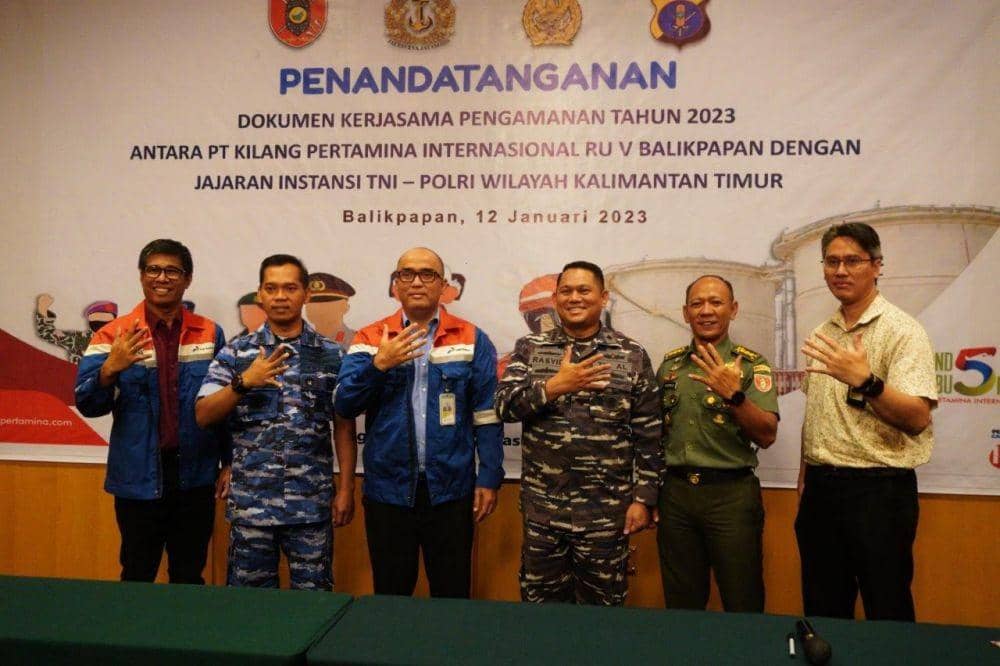 PT Kilang Pertamina Internasional (KPI) Unit Balikpapan menandatangani kerja sama pengamanan objek vital nasional (Obvitnas) dengan TNI-Polri, Kamis (12/1/2023). Foto Pertamina