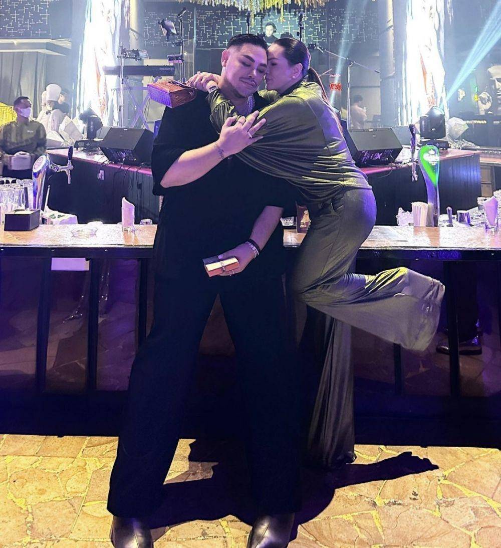 potret artis di pesta ulang tahun Ivan Gunawan (instagram.com/fitri_salhuteru)