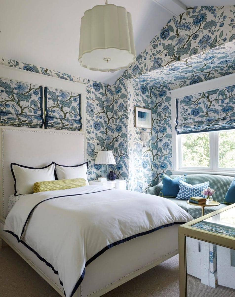 Inspirasi kamar tidur bertema floral (goodhousekeeping.com)