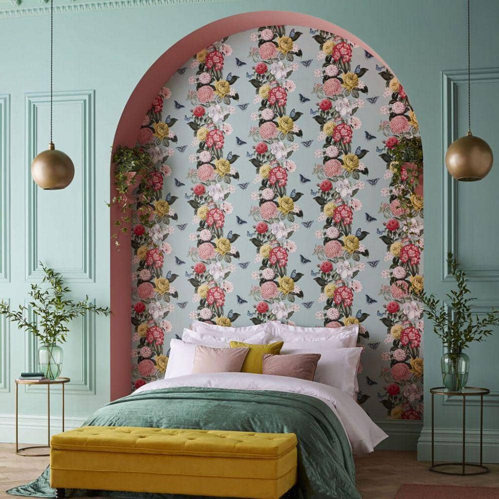 Inspirasi kamar tidur bertema floral (homesandantiques.com)