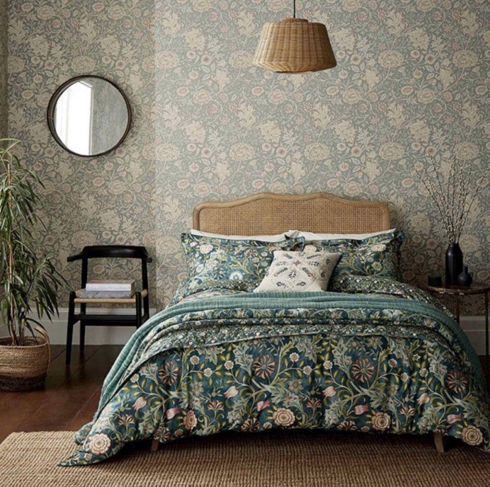 Inspirasi kamar tidur bertema floral (madaboutthehouse.com)