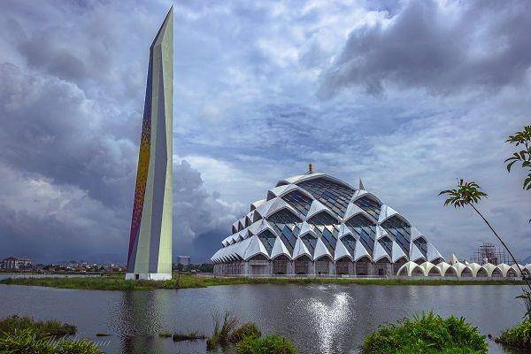 Masjid Al Jabbar Bandung (google.com/maps/cep budhi darma)