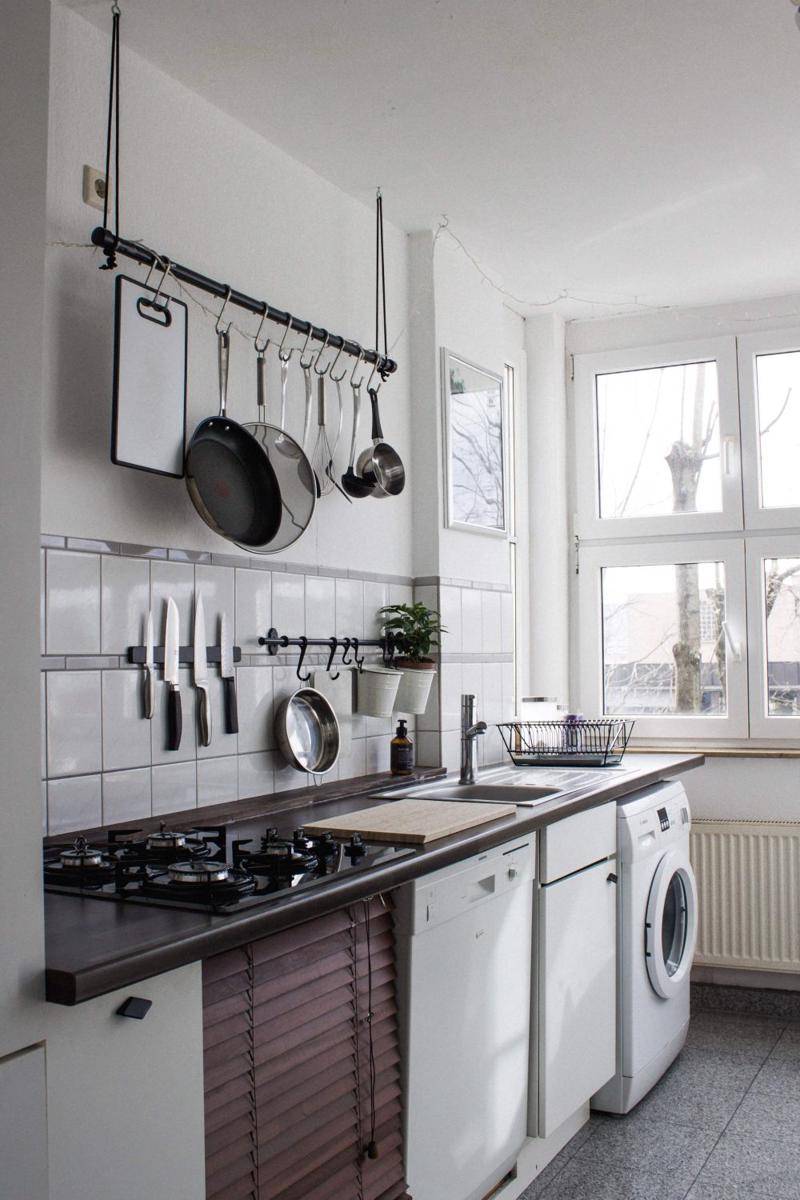 inspirasi dapur tanpa lemari kabinet dinding (unsplash.com/Dinh Ng.)