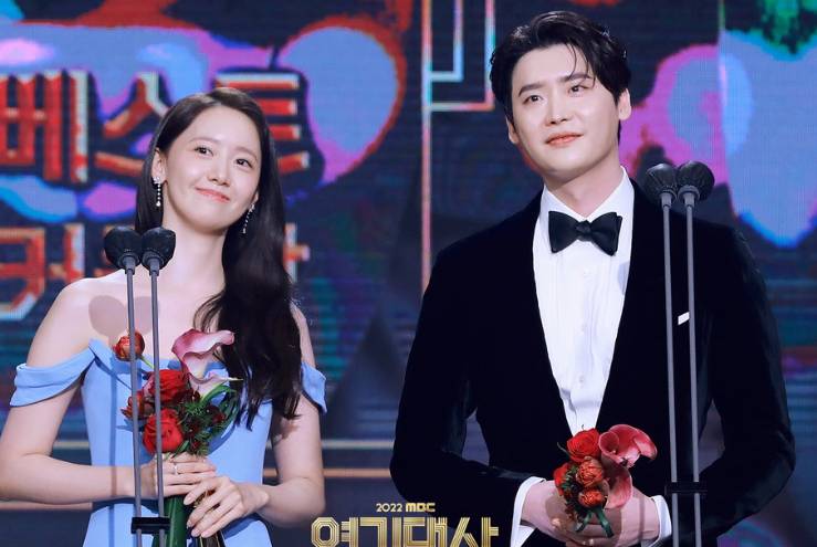 Yoona dan Lee Jong Suk di MBC Awards 2022 (instagram.com/mbcdrama_now)