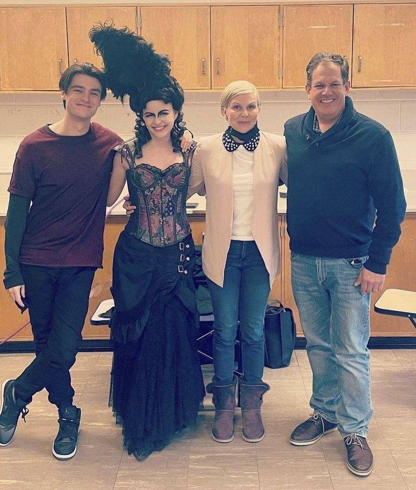 potret di balik layar pemain Ginny & Georgia S2 (instagram.com/netflixca)