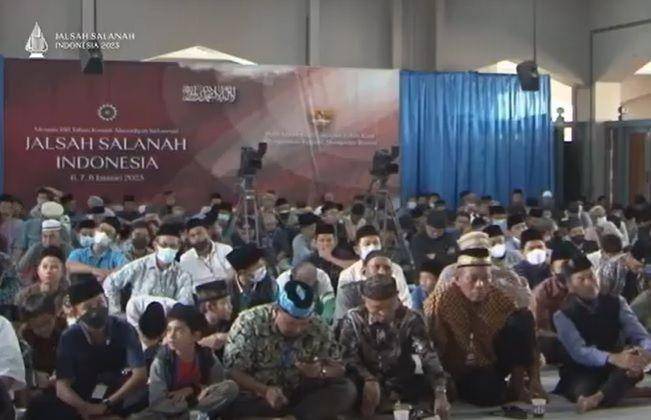 Puluhan ribu anggota Jemaat Ahmadiyah Indonesia (JAI) mengikuti pertemuan tahunan atau Jalsah Salanah di Kemang, Kabupaten Bogor, Jawa Barat, pada 6-8 Januari 2023. (YouTube Warta Ahmadiyah)