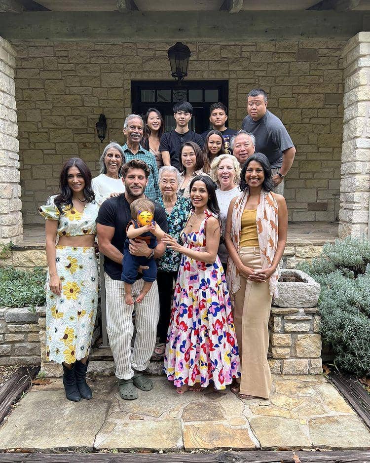 keluarga Freida Pinto (instagram.com/freidapinto)