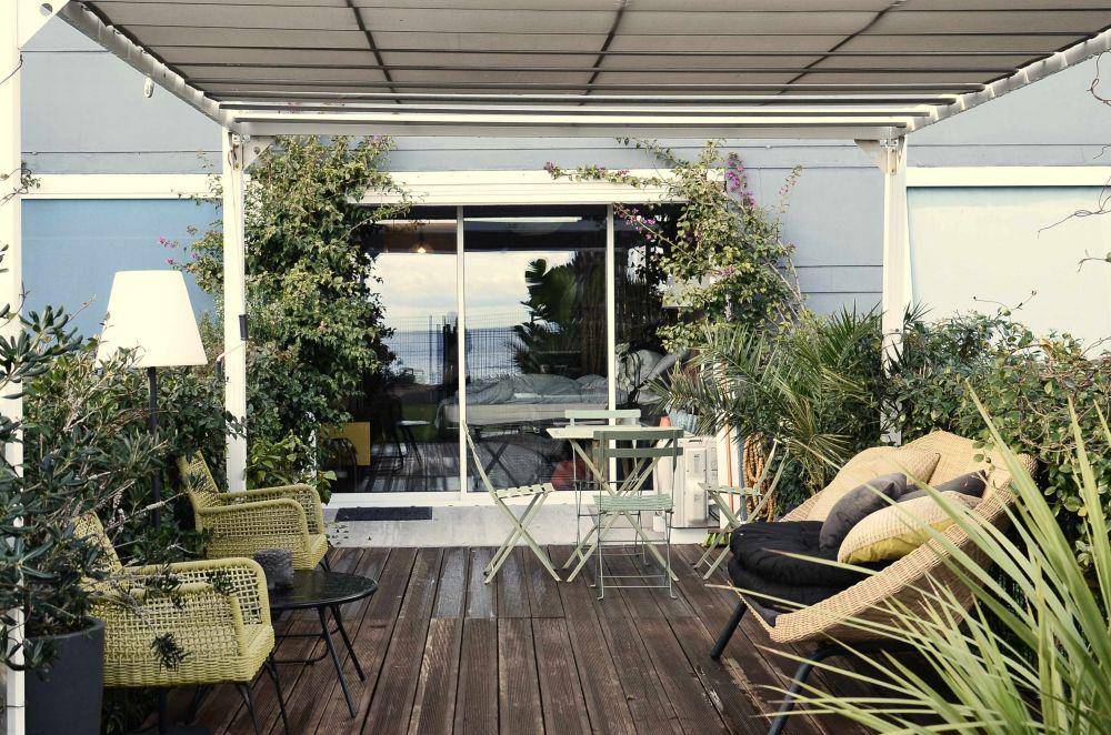 Ide Dekorasi Rooftop Teduh dan Privat (pexels.com/Skylar Kang)