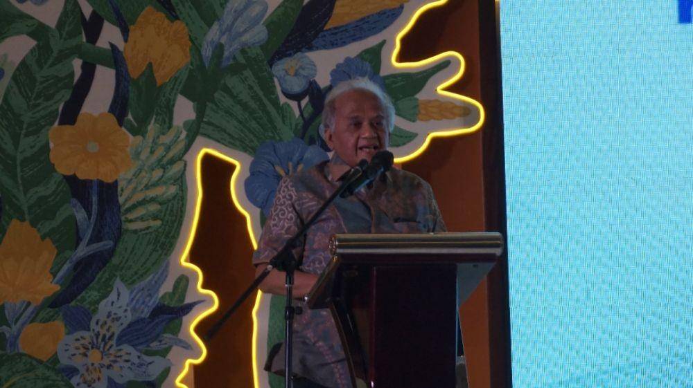 Ketua Tim Transplantasi Ginjal RS Siloam ASRI, Prof. Dr. dr. Endang Susalit, SpPD-KGH, FINASIM, memaparkan penjelasan mengenai transplantasi ginjal terbaru oleh RS Siloam ASRI. (Dok. RS Siloam ASRI)