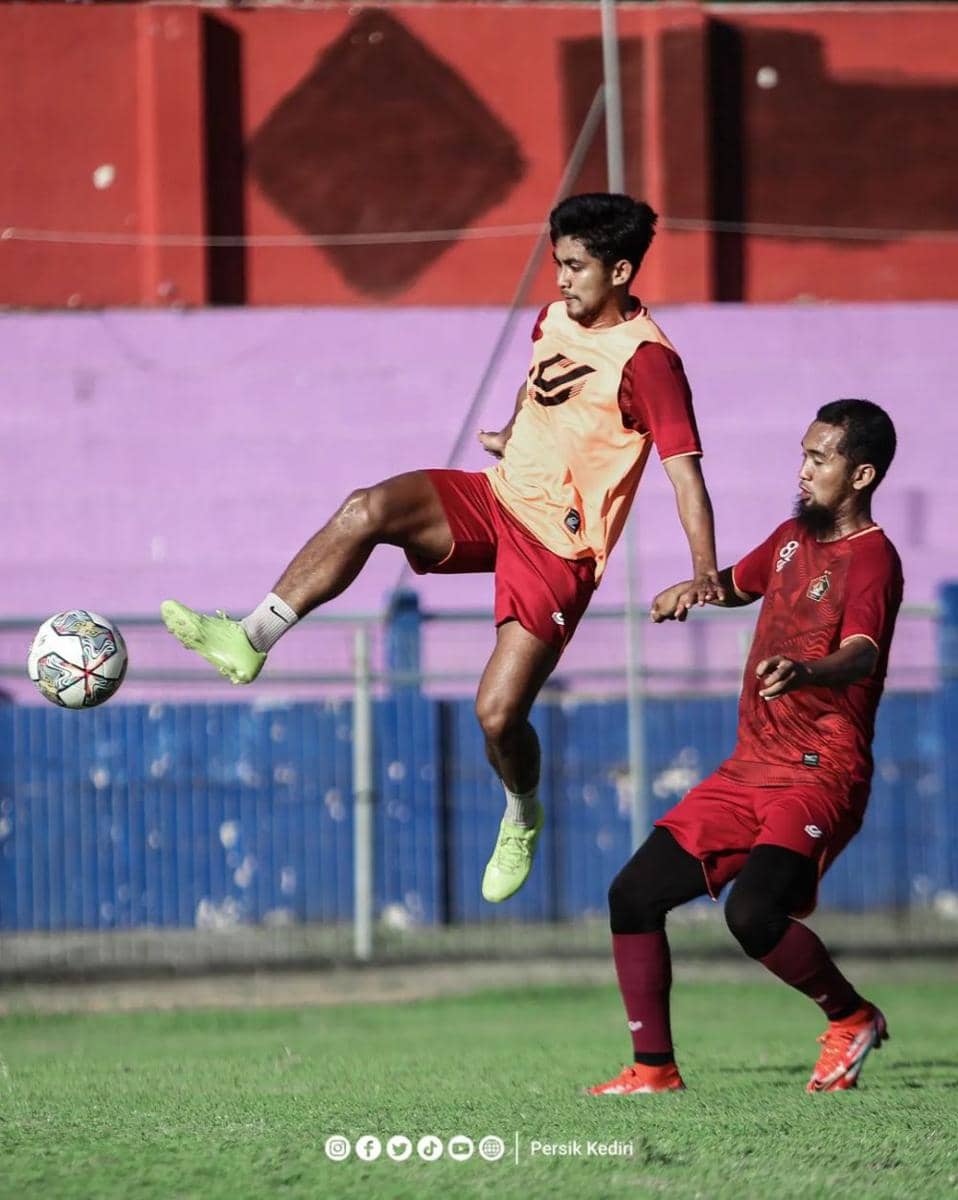 Pemain Persik Kediri saat berlatih. Instagram.com/ persikfcofficial