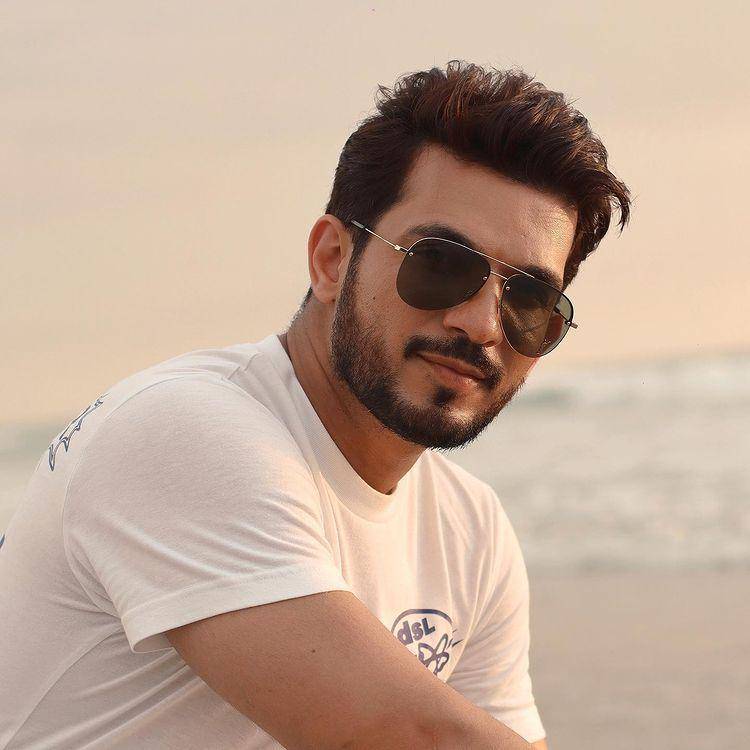 Arjun Bijlani (instagram.com/arjunbijlani)