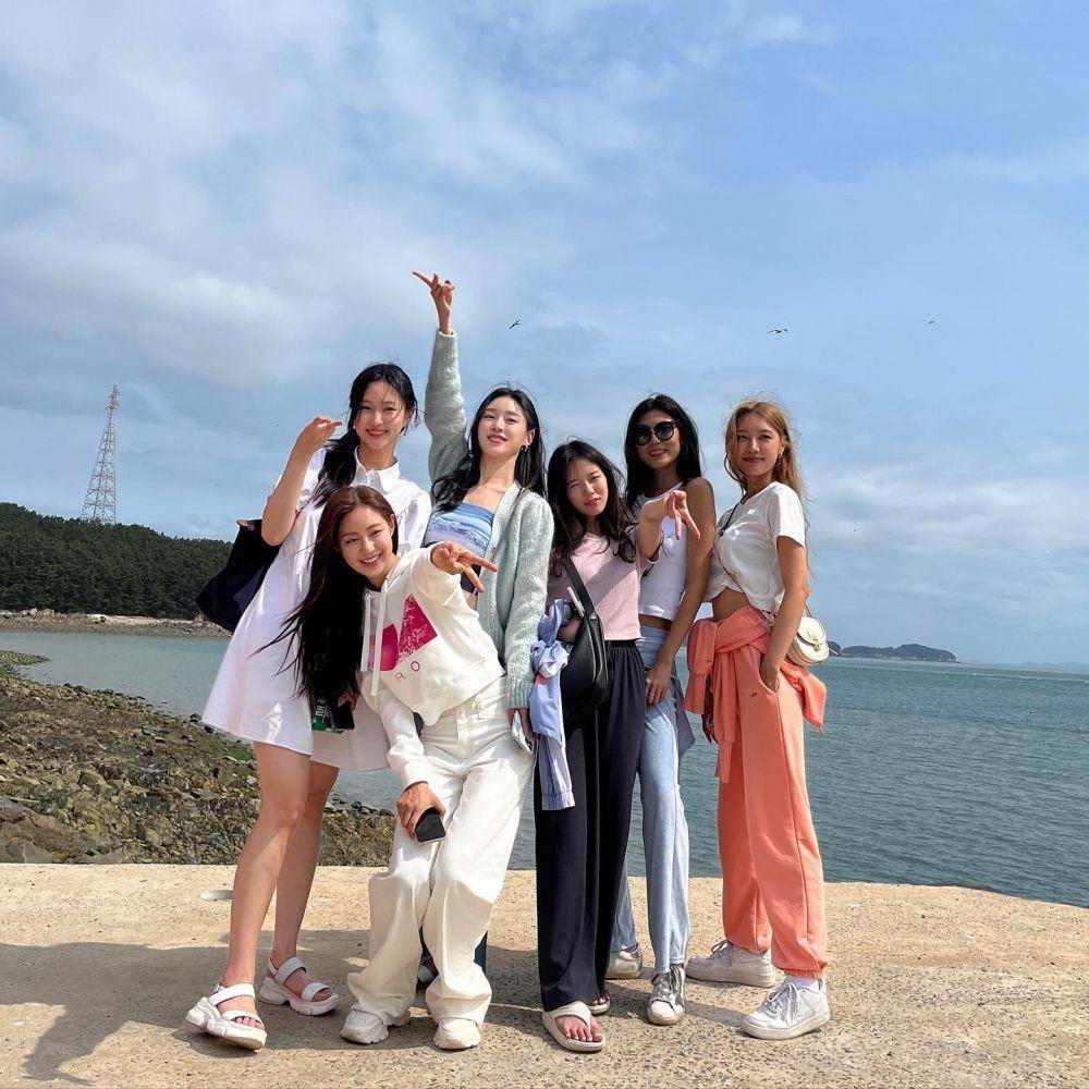 Cast Single's Inferno 2 (Instagram.com/4x4ischoi/)