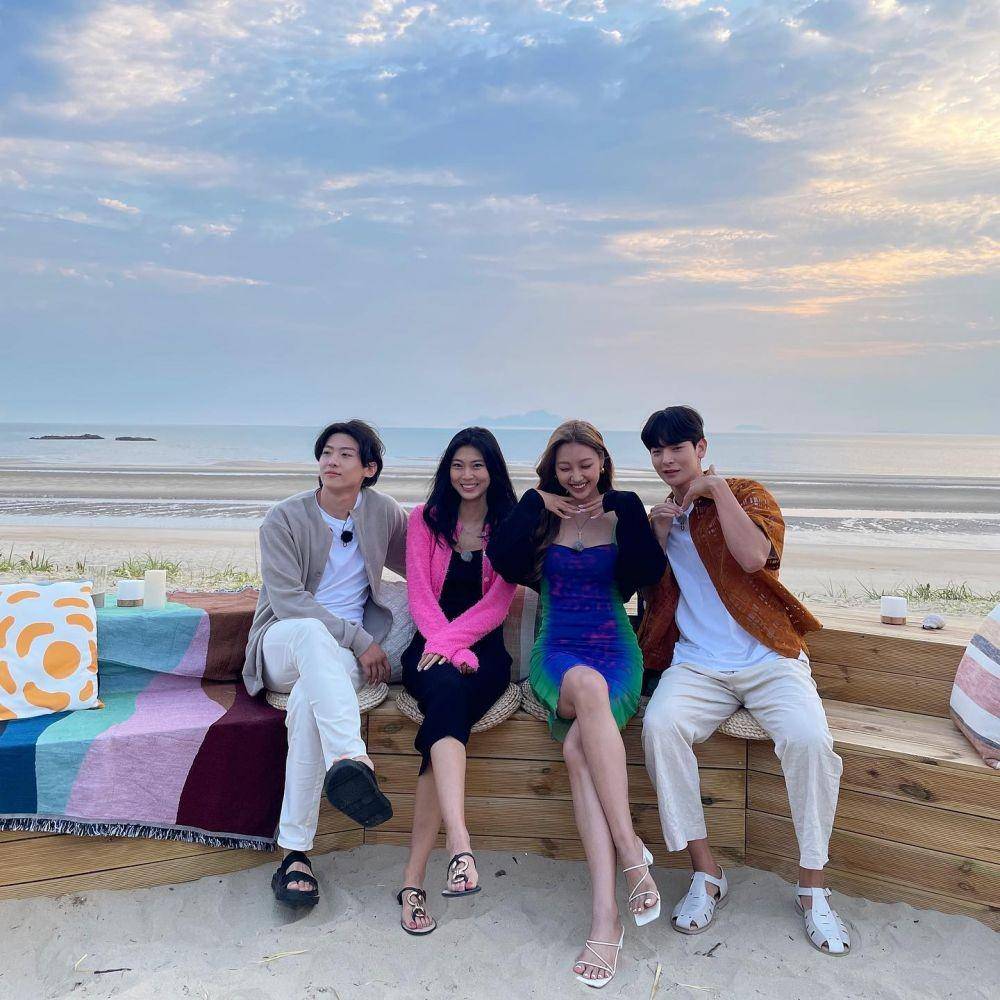 Cast Single's Inferno 2 (Instagram.com/jennonpark/)