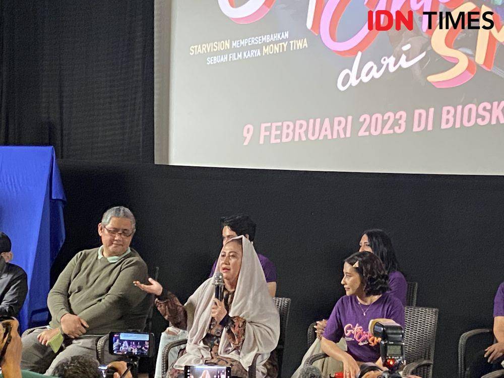 potret Yessi Gusman pemeran gita cinta dari sma tahun 1979 yang turut hadir di press conference (dok.IDN Times/Stephanie Risyana)