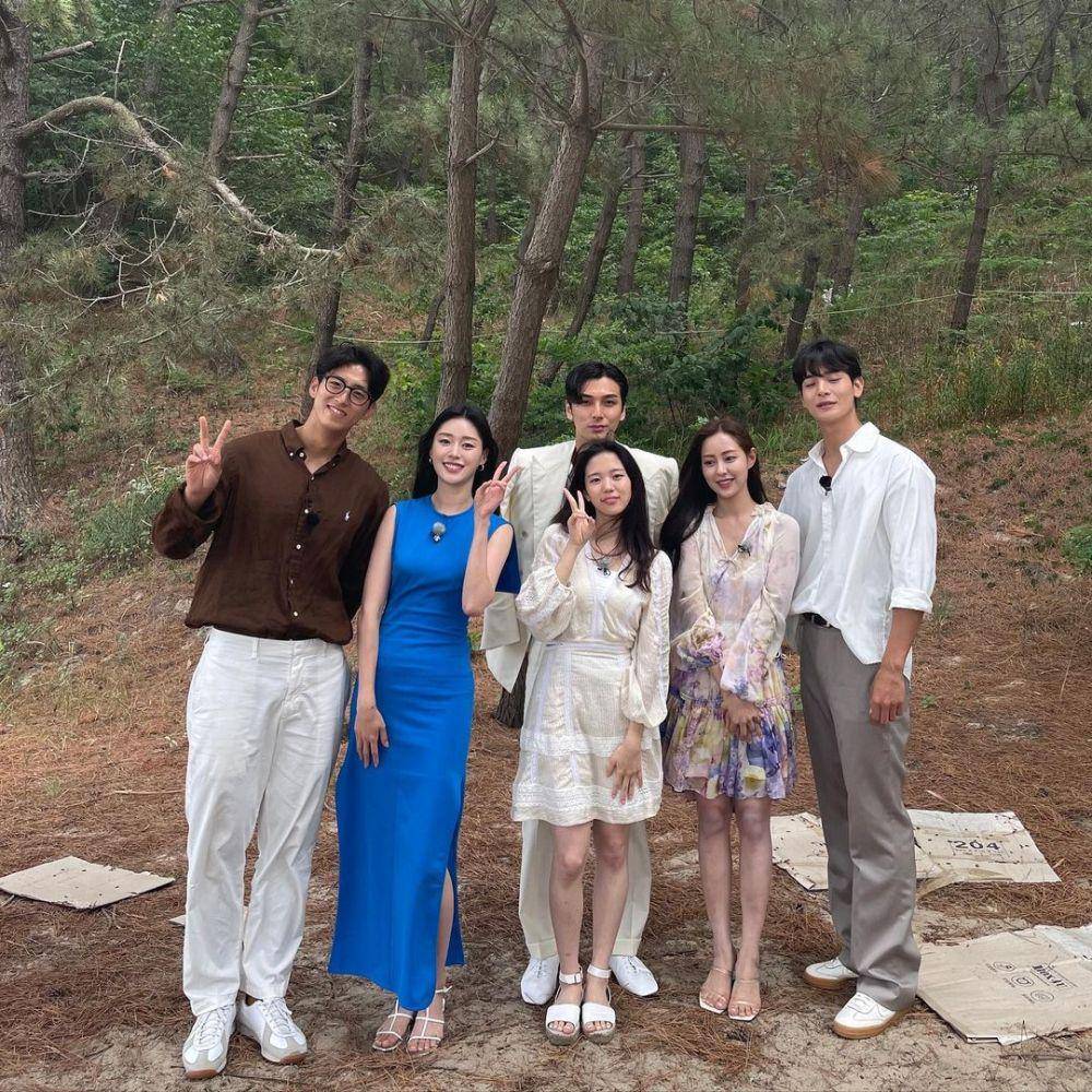 potret keakraban cast Single's Inferno 2 (instagram.com/4x4ischoi)